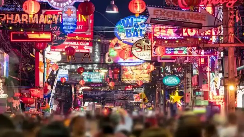 Expats enjoying nightlife in Pattaya